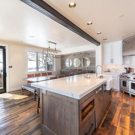 Deer Valley Luxury Home, Outdoor Seating, Hot Tub パークシティ エクステリア 写真