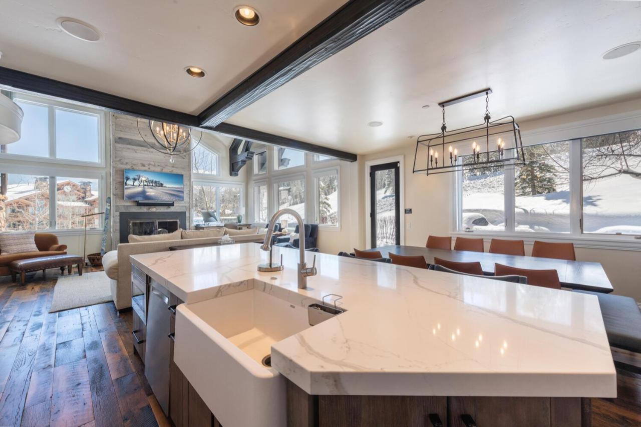 Deer Valley Luxury Home, Outdoor Seating, Hot Tub パークシティ エクステリア 写真