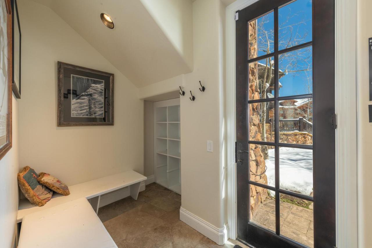 Deer Valley Luxury Home, Outdoor Seating, Hot Tub パークシティ エクステリア 写真